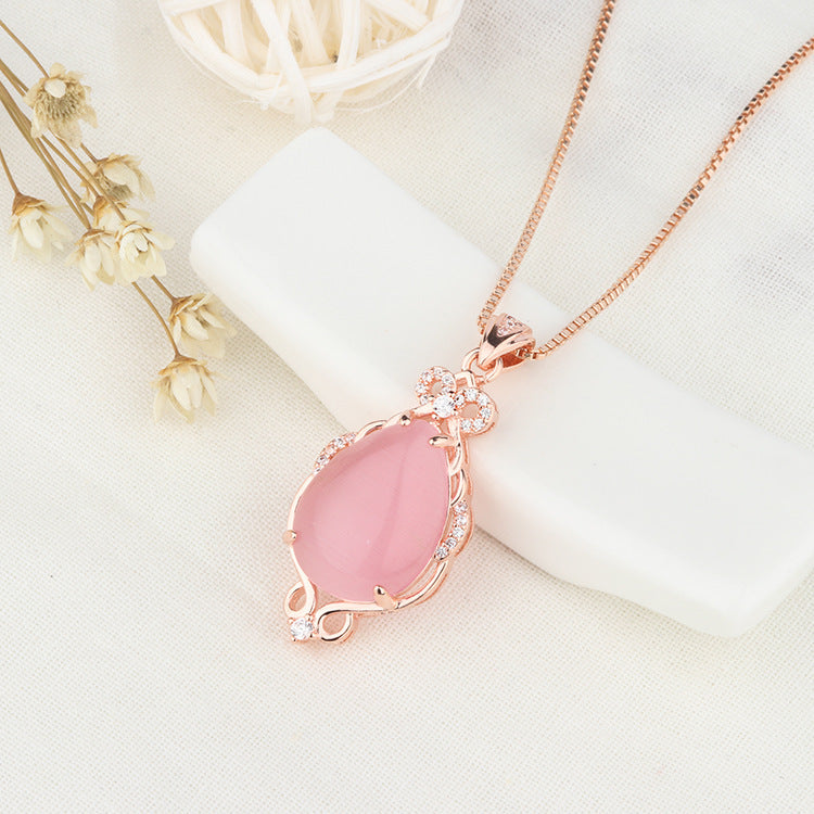 Natural powder crystal hibiscus stone pendant rose gold clavicle chain