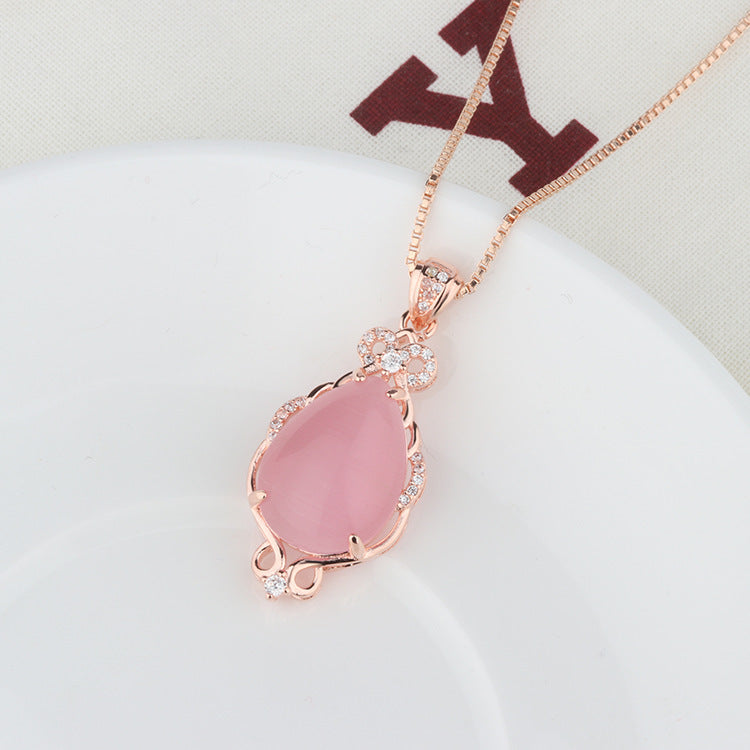 Natural powder crystal hibiscus stone pendant rose gold clavicle chain